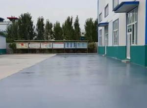 泰安彩色路面喷涂翻新的材料对冬季