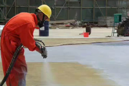 泰安彩色路面喷涂是一种为路面